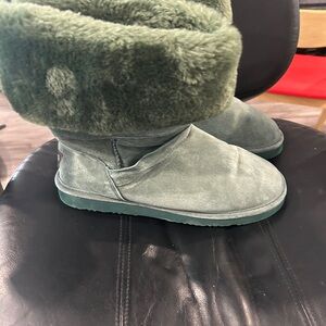 Lamo Plush Cuffed Short Winter Boots in Olive Green